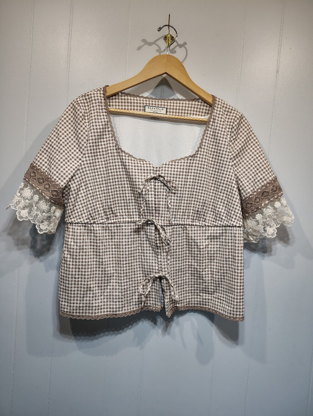 Bagatelle Gingham Peplum Top Lace Sleeve Cottagecore Milkmaid Beige L